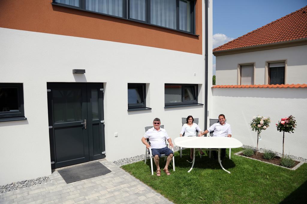 Penthouse Griemann 2 Fuer Max 4 Personen Mit Eigener Grosser Dachterrasse Zum Relaxen! Illmitz Eksteriør billede
